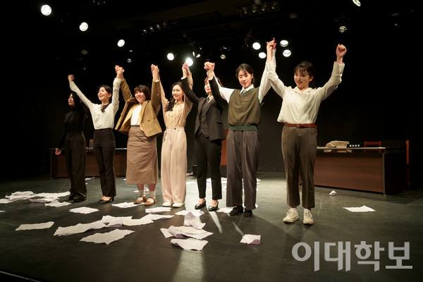 인문극회의 연극 ‘보도지침’이 10일부터 12일까지 한성 아트홀 1관에서 공연됐다. <strong>이주연 사진기자