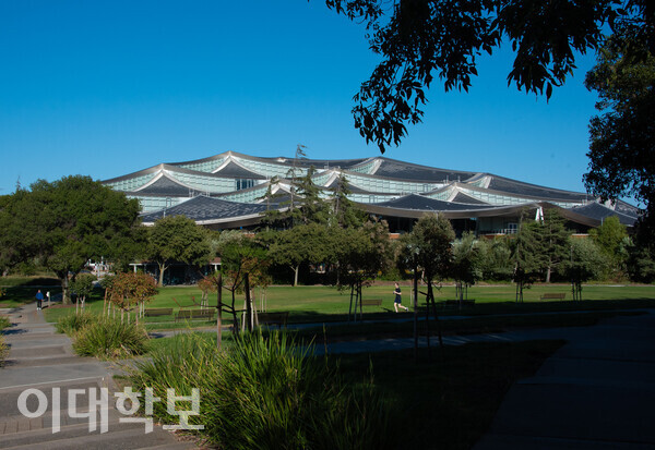 미국 캘리포니아주(California) 마운틴뷰(Mountain View)에 위치한 구글(Google) 사옥의 전경. <strong>안정연 사진기자