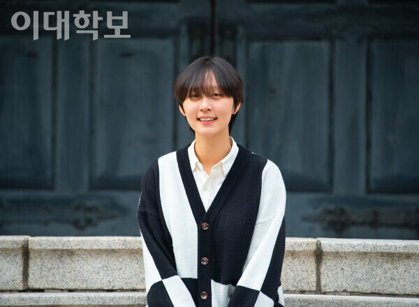 ​정리=한예지기자  박서림 총학생회장이 임기를 돌아보며, “이화인들이 믿고 지지해 주셔서 감사한 한 해였다”고 말했다. 안정연 사진기자