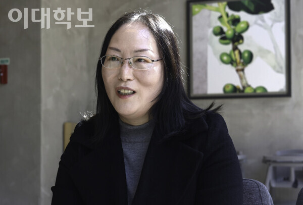 김은희 작가는 “불행과 고난이 닥칠 때에도 결국 나 자신을 구할 사람은 나라는 것을 아이들에게 알려주고 싶었다”고 말했다. 진유경 사진기자