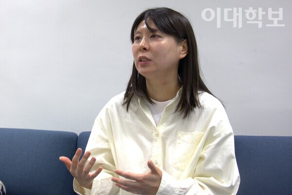 고은별 씨는 유머의 힘을 ‘직관성, 파급력, 지속성’이라고 하며 “이러한 유머는 남성 중심 사회에서 기득권에게 부여된 권위를 해학적으로 무너뜨리는 힘을 지녔다”고 말했다. 진유경 사진기자