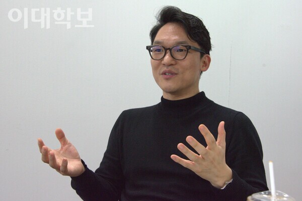 이승혁 교수는 “유사한 역할과 지위를 지닌 경쟁자들 간에 중개인이 개입함으로써 경쟁을 완화시킬 수 있다”며 중개인의 중요성을 강조했다. 진유경 사진기자
