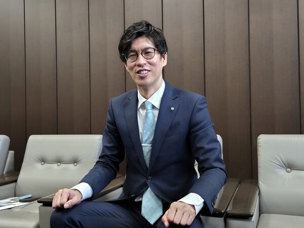 우지타와라초 카츠타니 소이치 정장(町長)