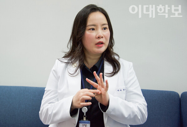 한아람씨는 “병원 약사는 환자 맞춤형 치료에 직접적으로 관여한다는 점에서 책임감이 크다”고 말했다. <strong>채의정 사진기자