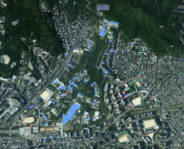 ECC와 연구협력관에 조류 충돌 건수를 의미하는 푸른 점이 집중돼 있다. 출처=네이처링