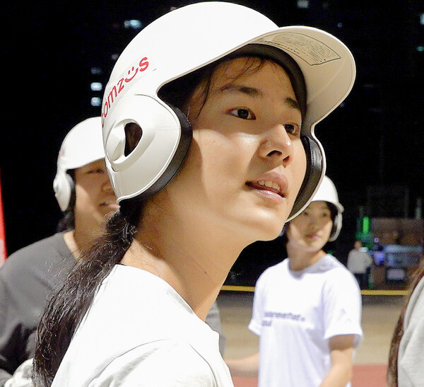 박한슬(특교·24) 출석률 1위 부원, 좌투좌타 선수, 등번호 33번.