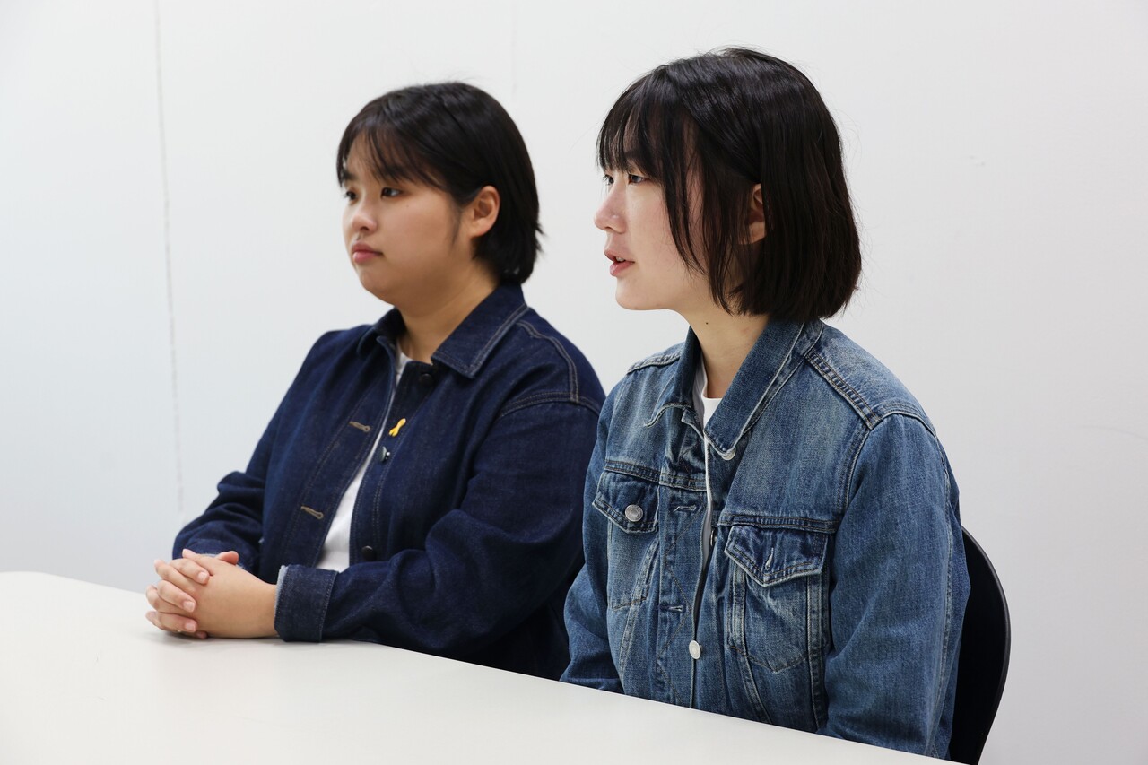 ‘스텝업’의 반지민 총학생회장(왼쪽)과 송수진 부총학생회장이 인터뷰를 하고 있다. 정영인 사진기자